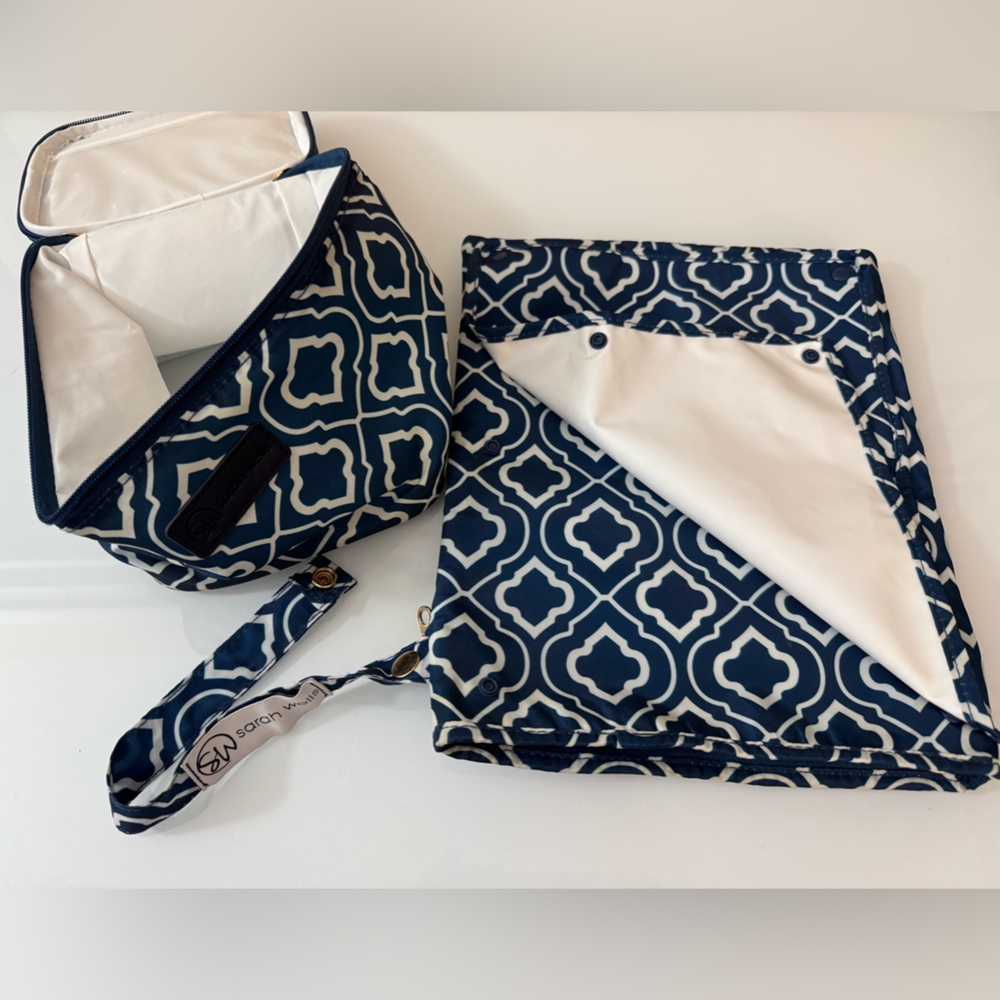 Sarah Wells Stylish Navy and White Pump Accessory Bag & Cooler Bag